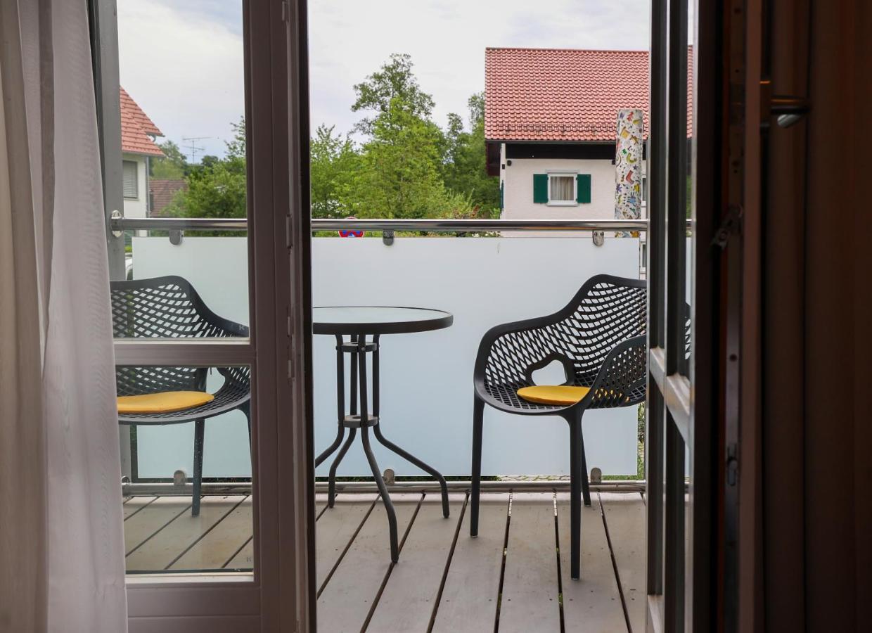 Sopherl Am See - Fruehstueck Auf Der Seeterrasse, Sehr Ruhig Und Wunderschoen Am See, 3 Minuten Nach Oberpfaffenhofen, Viele Radtouren, Restaurants & Cafes In Der Umgebung Weßling Exterior foto