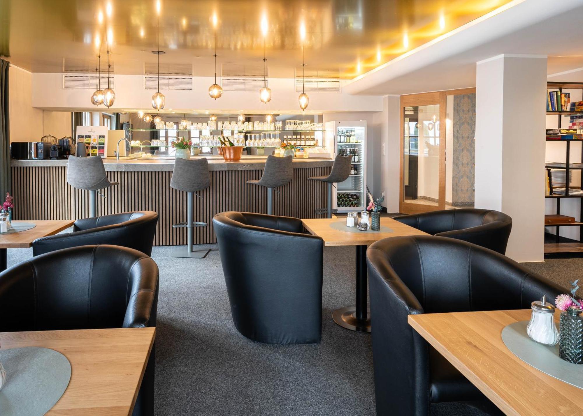 Sopherl Am See - Fruehstueck Auf Der Seeterrasse, Sehr Ruhig Und Wunderschoen Am See, 3 Minuten Nach Oberpfaffenhofen, Viele Radtouren, Restaurants & Cafes In Der Umgebung Weßling Exterior foto
