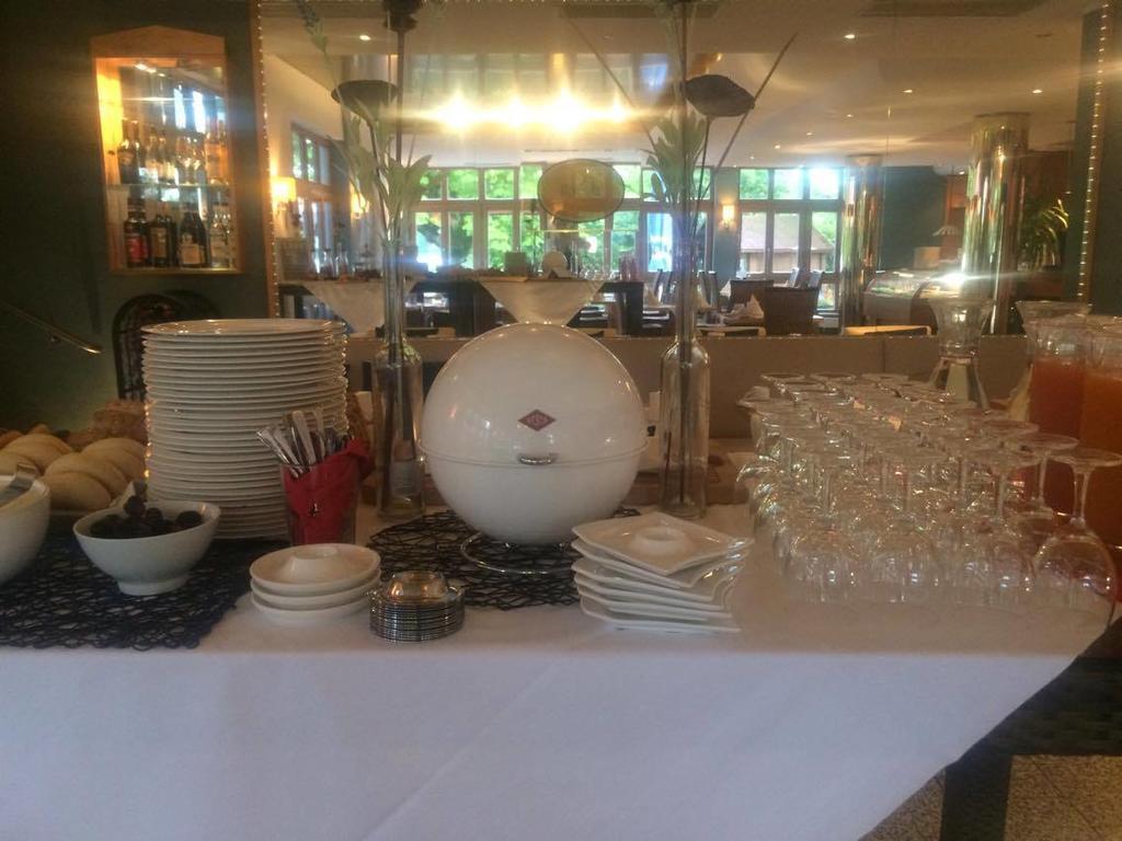 Sopherl Am See - Fruehstueck Auf Der Seeterrasse, Sehr Ruhig Und Wunderschoen Am See, 3 Minuten Nach Oberpfaffenhofen, Viele Radtouren, Restaurants & Cafes In Der Umgebung Weßling Exterior foto