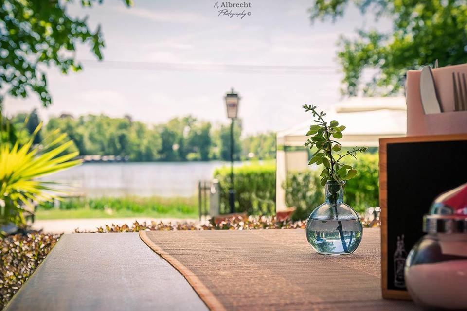 Sopherl Am See - Fruehstueck Auf Der Seeterrasse, Sehr Ruhig Und Wunderschoen Am See, 3 Minuten Nach Oberpfaffenhofen, Viele Radtouren, Restaurants & Cafes In Der Umgebung Weßling Exterior foto