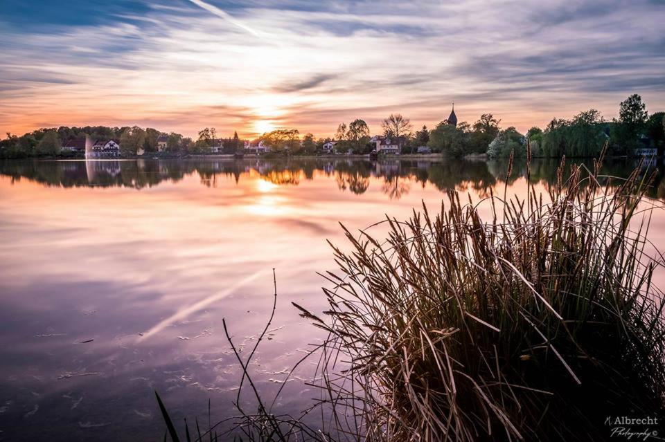 Sopherl Am See - Fruehstueck Auf Der Seeterrasse, Sehr Ruhig Und Wunderschoen Am See, 3 Minuten Nach Oberpfaffenhofen, Viele Radtouren, Restaurants & Cafes In Der Umgebung Weßling Exterior foto